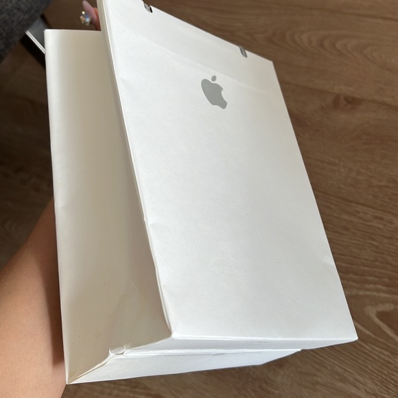 Authentic Apple small shopping bag - Picture 3 of 3
